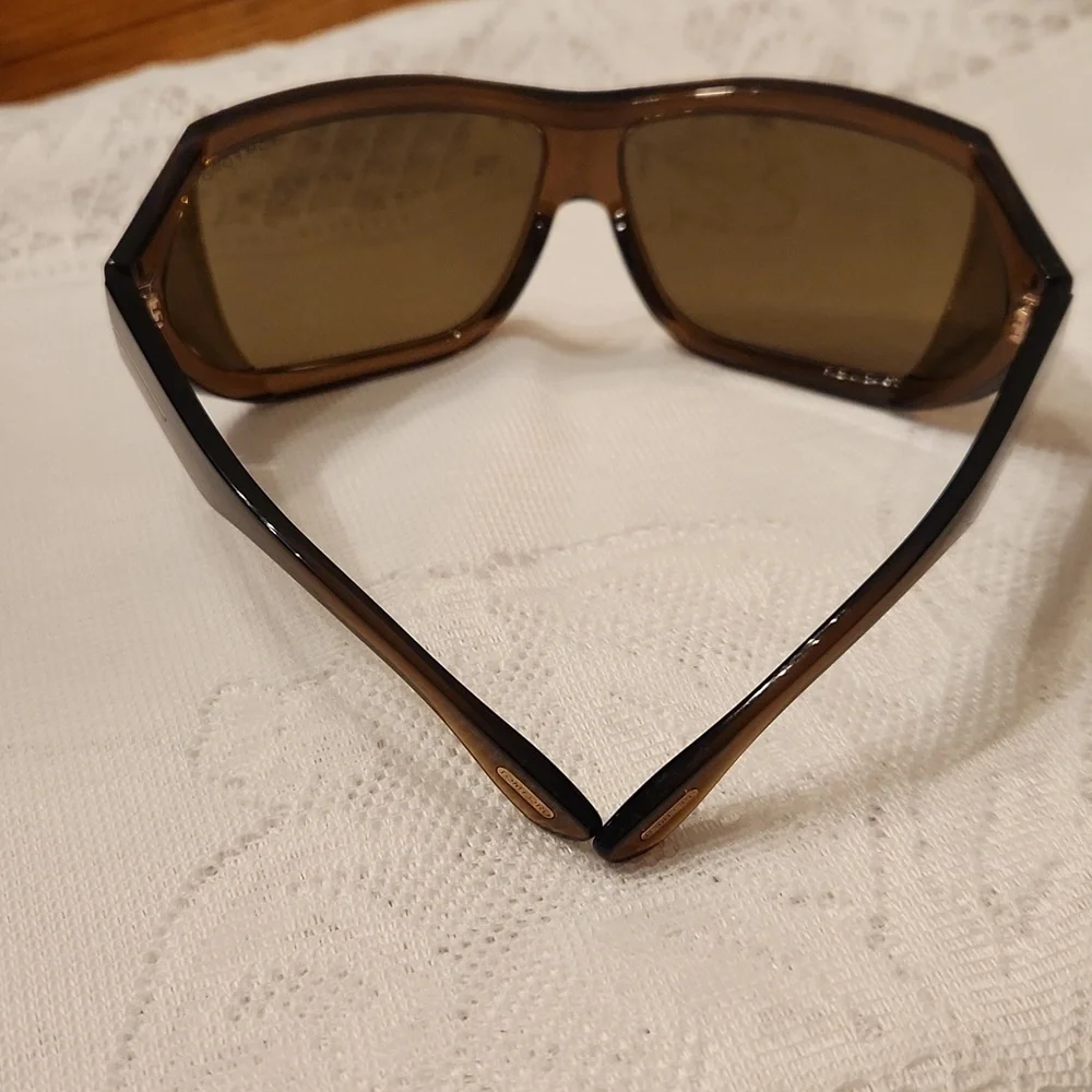 Tom Ford Sunglasses,  pre-owned, No scratches,  case And cloth - Picture 8 of 8